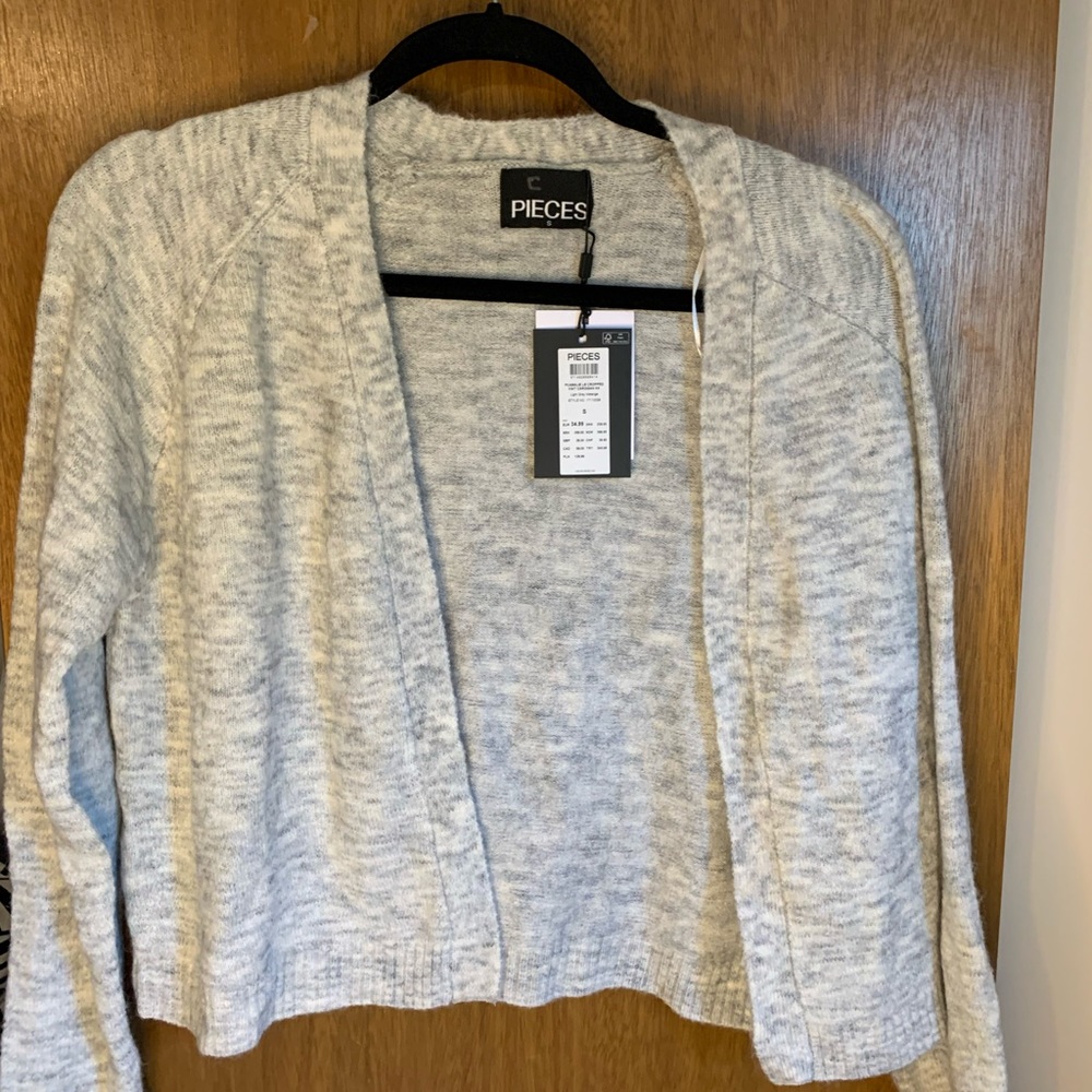 Cropped knit cardigan by pieces
